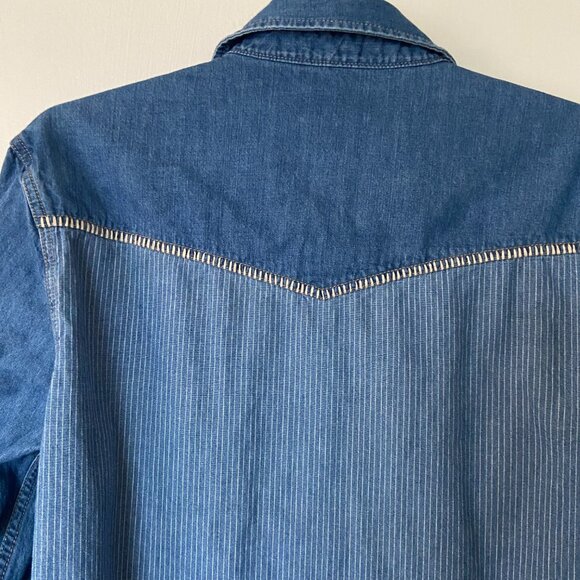 Denim western shirt with pearl snaps. SizeMed Cowboy Casual - Picture 6 of 11